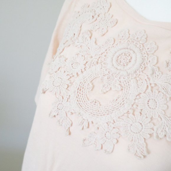 LOFT Light Pink Crochet Detail Tee Shirt Top XS - Picture 3 of 3